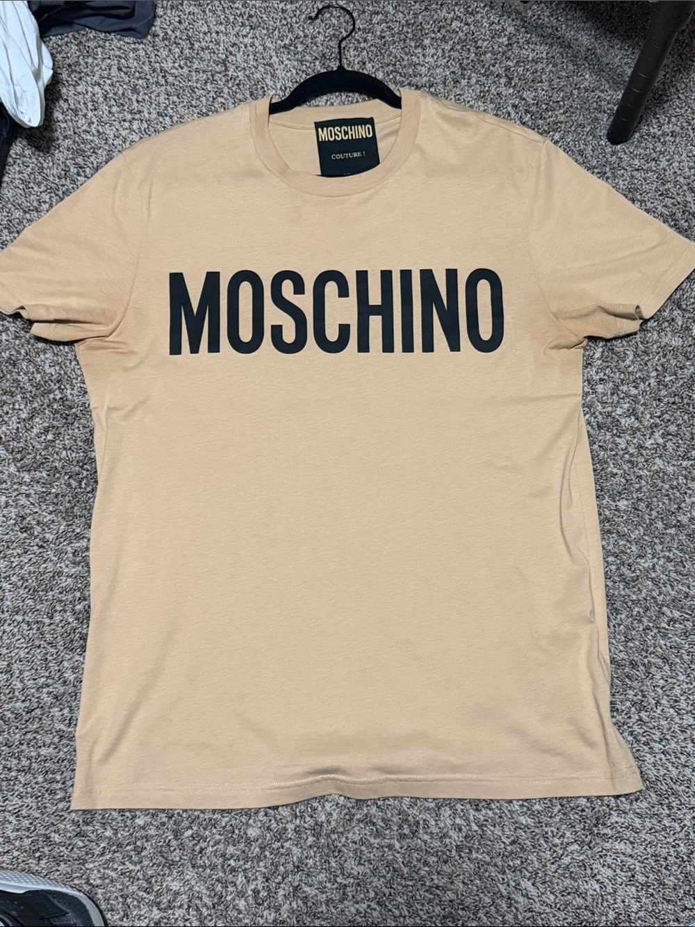 Moschino men’s t-shirt size Large
Perfect condition runs a bit small